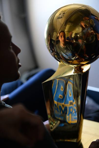 I Warriors, campioni Nba 2015, ritornano a casa col meritato trofeo... (Getty Images)